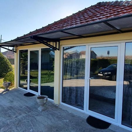 Cozzy Apartment Near The Aiport Podgorica Mitrovici  Εξωτερικό φωτογραφία