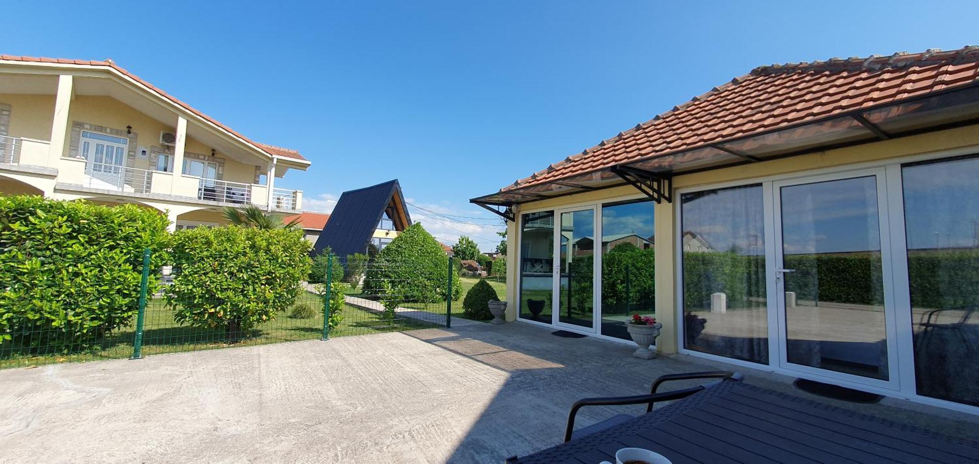 Cozzy Apartment Near The Aiport Podgorica Mitrovici  Εξωτερικό φωτογραφία